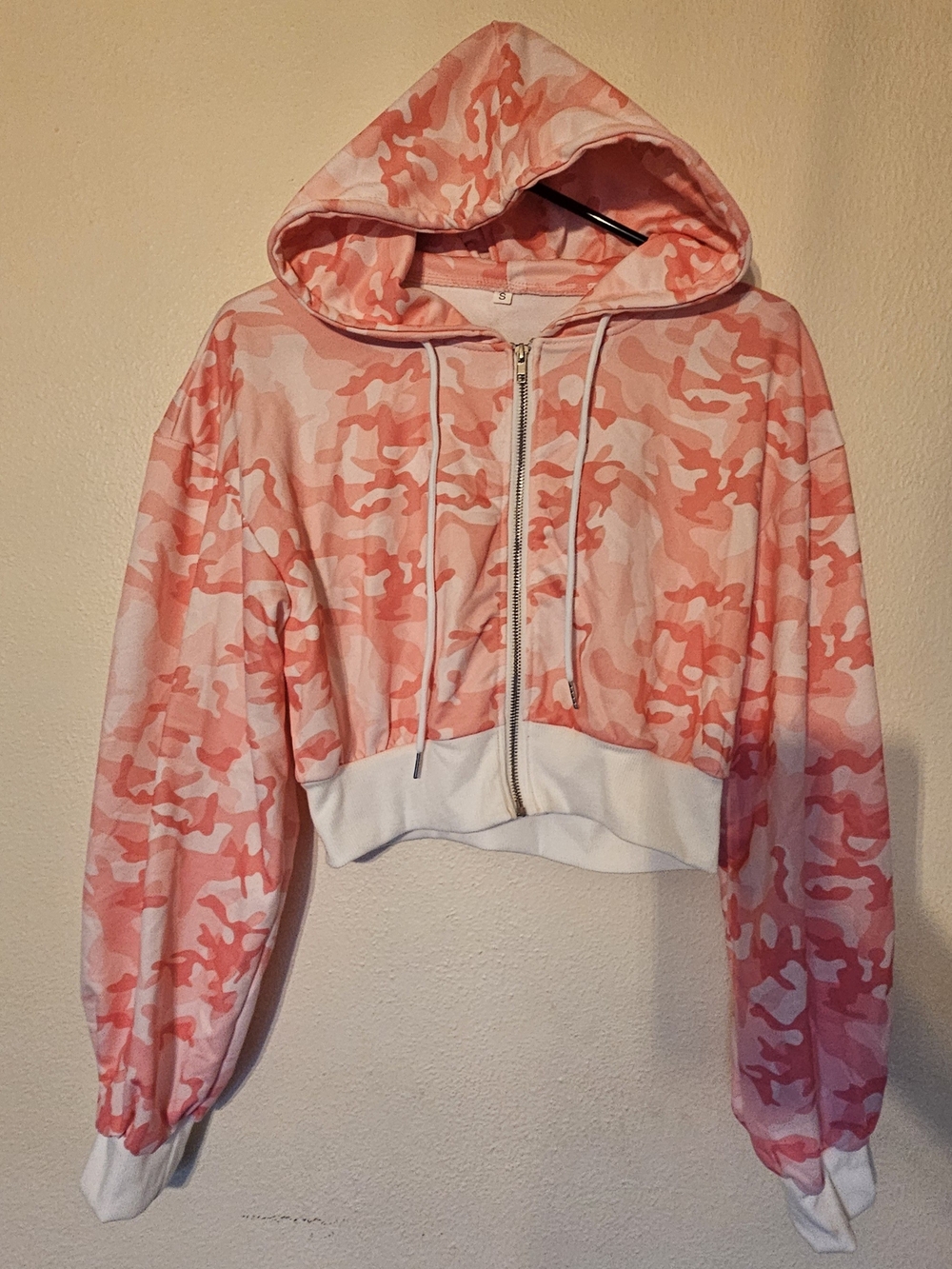 Women's Pink Camo Zip-Up Cropped Hoodie